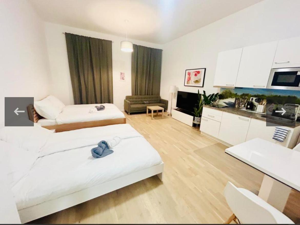 New Design & Style Apartments 50M From Wenceslas Square Praga Esterno foto