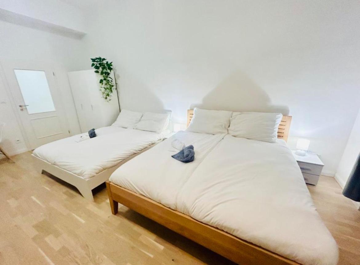 New Design & Style Apartments 50M From Wenceslas Square Praga Esterno foto