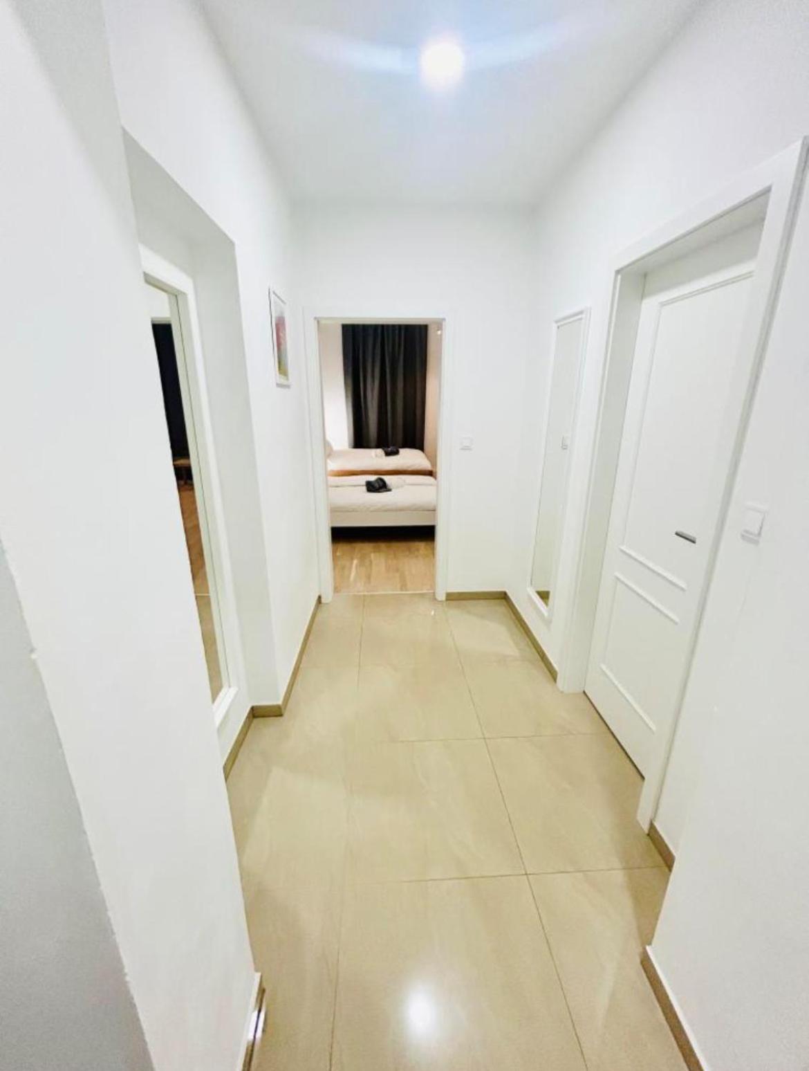 New Design & Style Apartments 50M From Wenceslas Square Praga Esterno foto