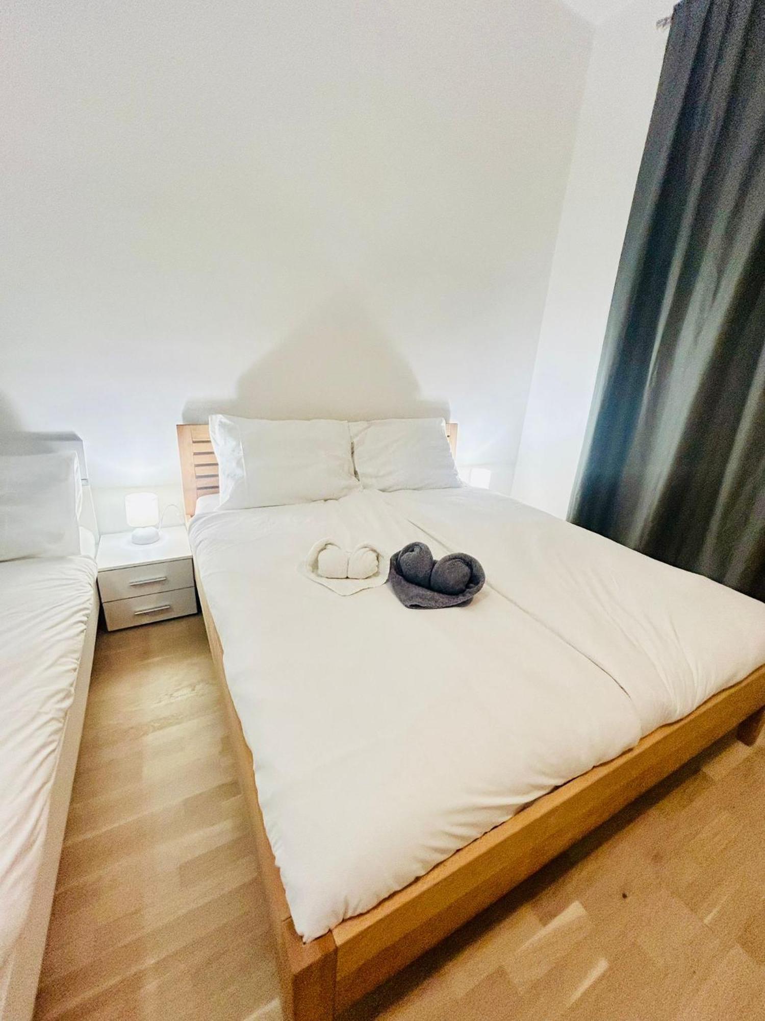 New Design & Style Apartments 50M From Wenceslas Square Praga Esterno foto