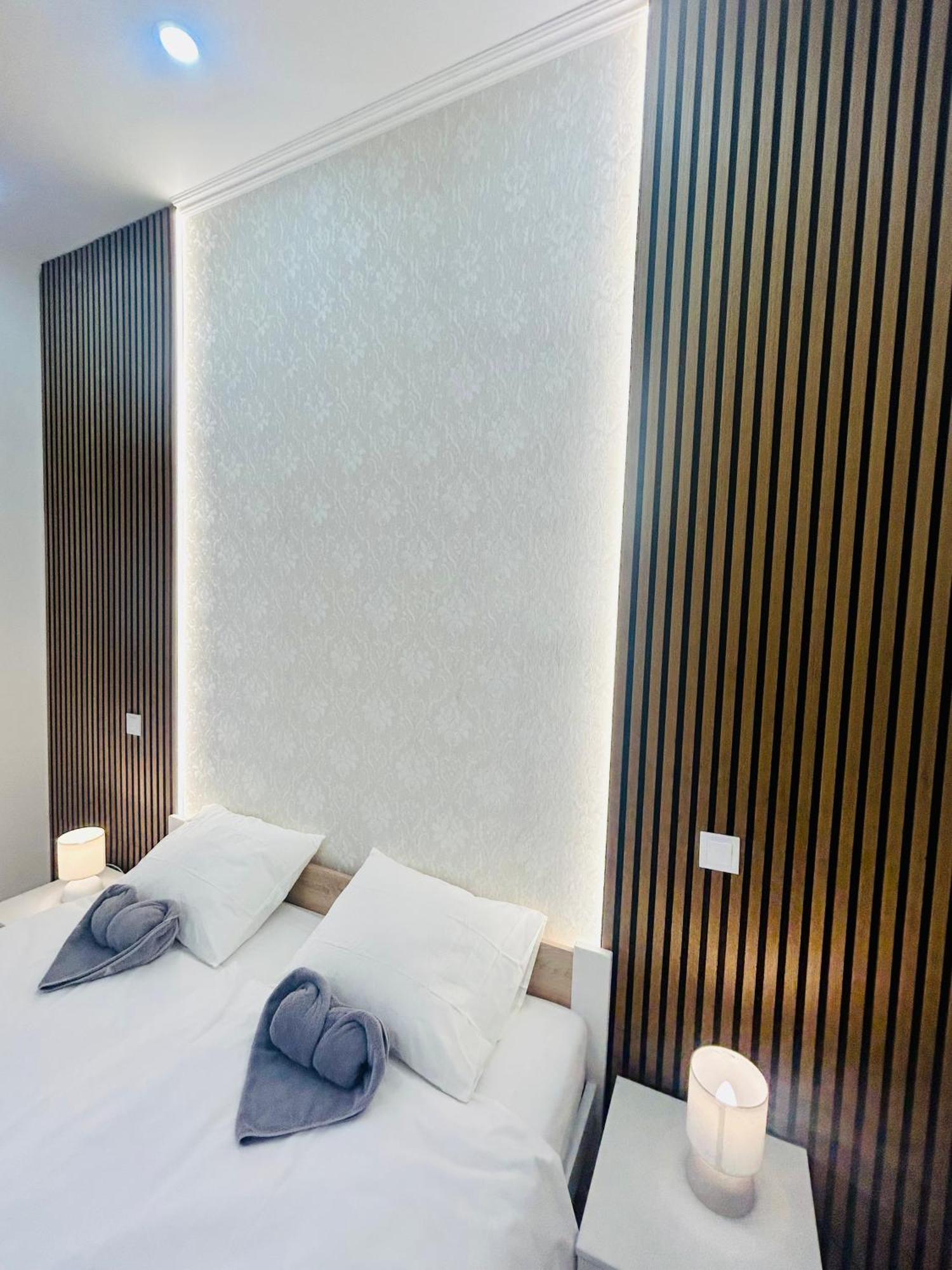 New Design & Style Apartments 50M From Wenceslas Square Praga Esterno foto