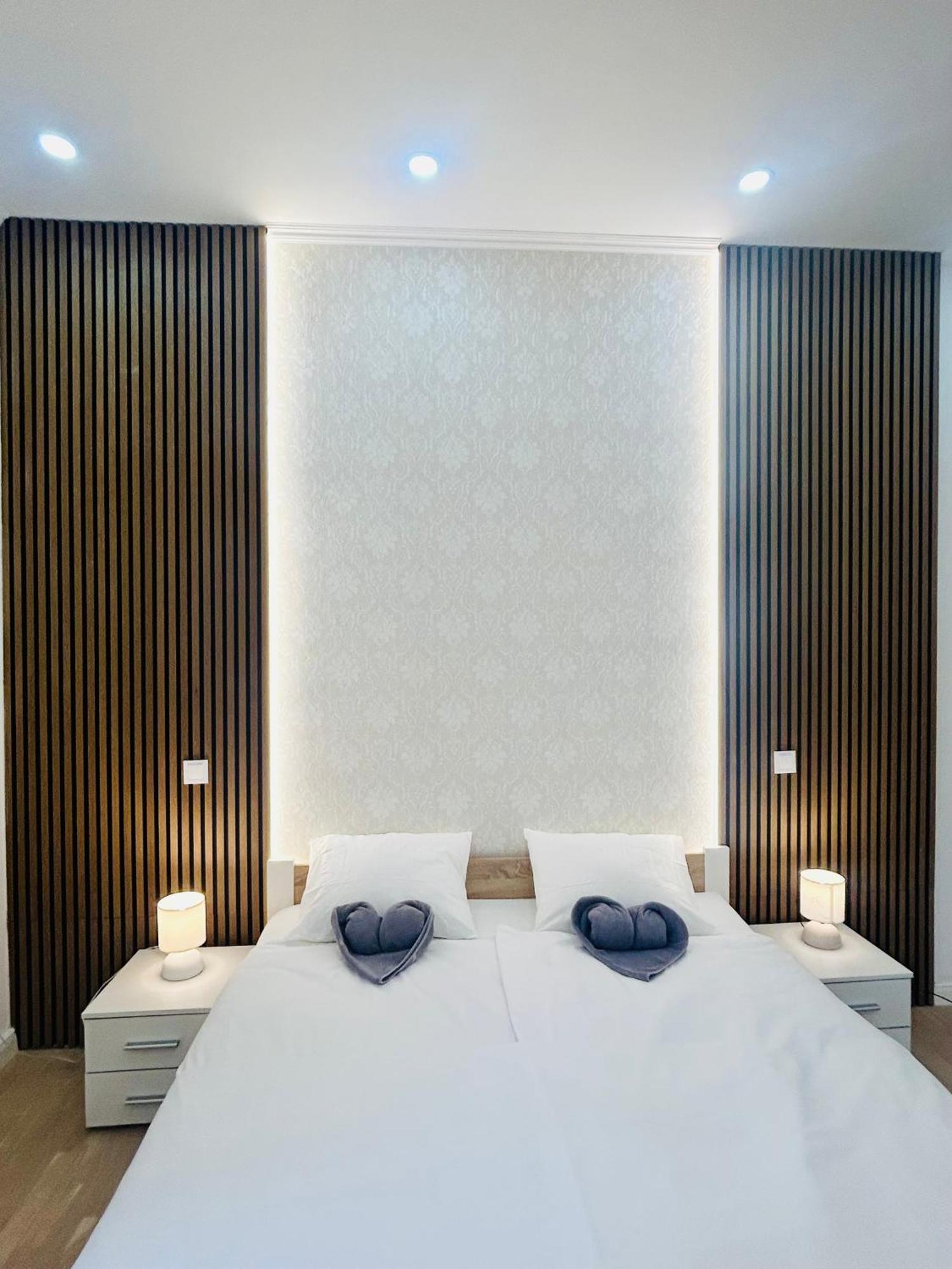 New Design & Style Apartments 50M From Wenceslas Square Praga Esterno foto